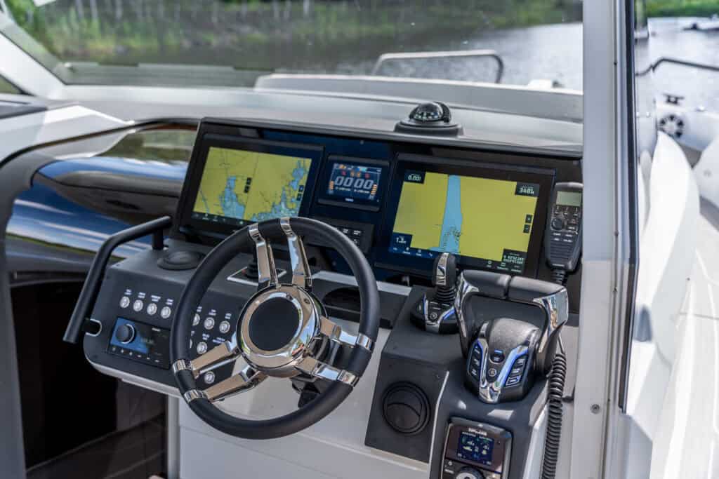 Quarken 35 sport tourer interior 10